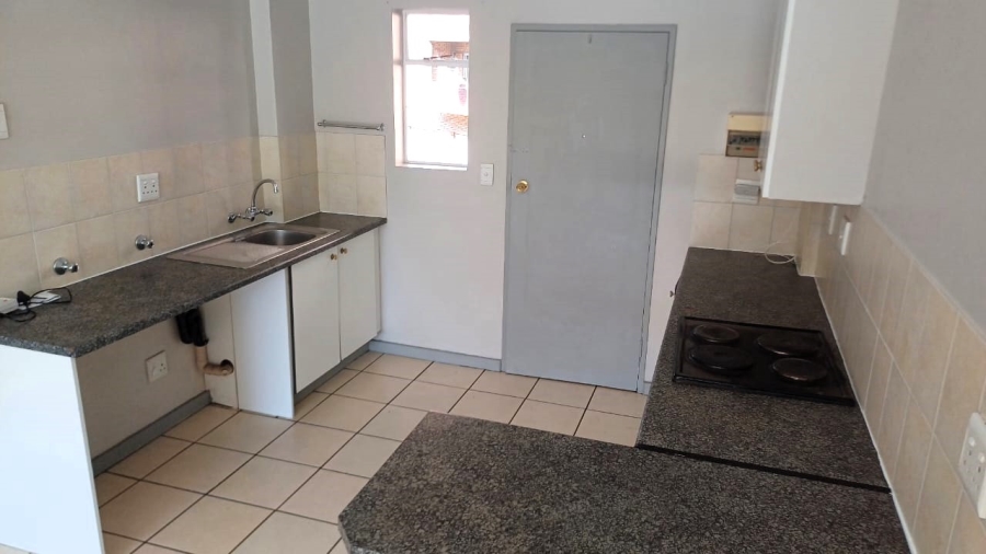 2 Bedroom Property for Sale in Zwartkop Gauteng