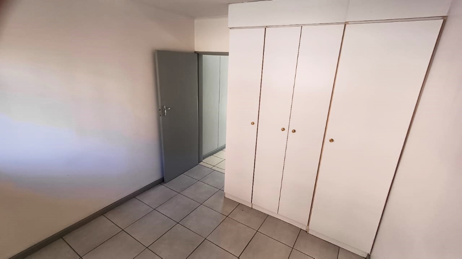 2 Bedroom Property for Sale in Zwartkop Gauteng