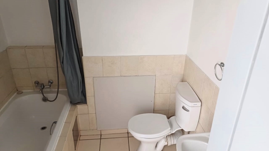 2 Bedroom Property for Sale in Zwartkop Gauteng