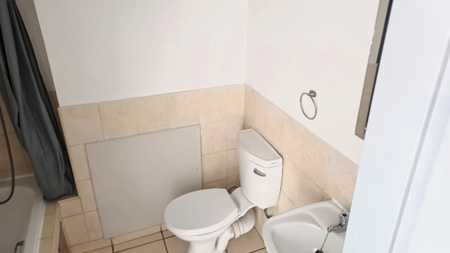 2 Bedroom Property for Sale in Zwartkop Gauteng