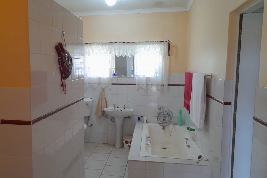 4 Bedroom Property for Sale in Wildebeeshoek AH Gauteng