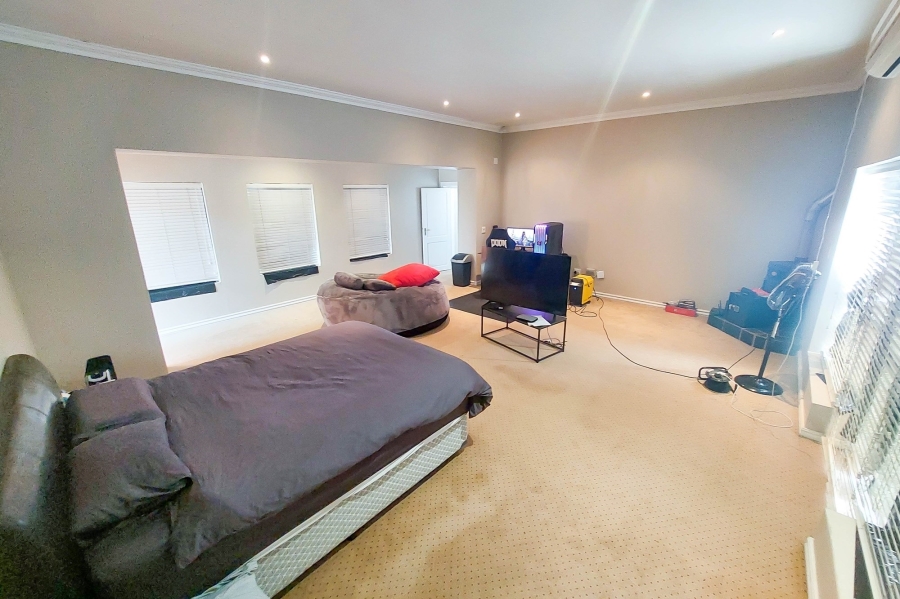 5 Bedroom Property for Sale in Tiegerpoort Gauteng