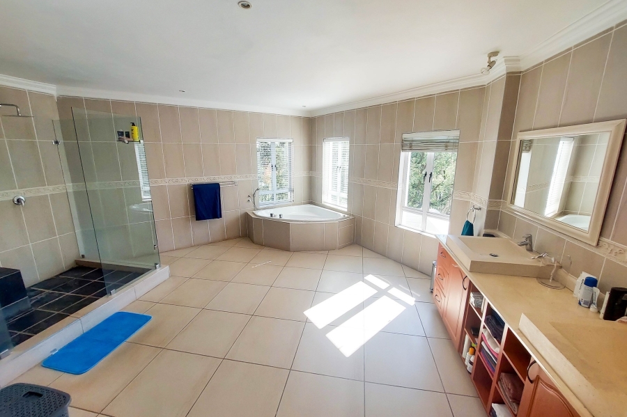 5 Bedroom Property for Sale in Tiegerpoort Gauteng
