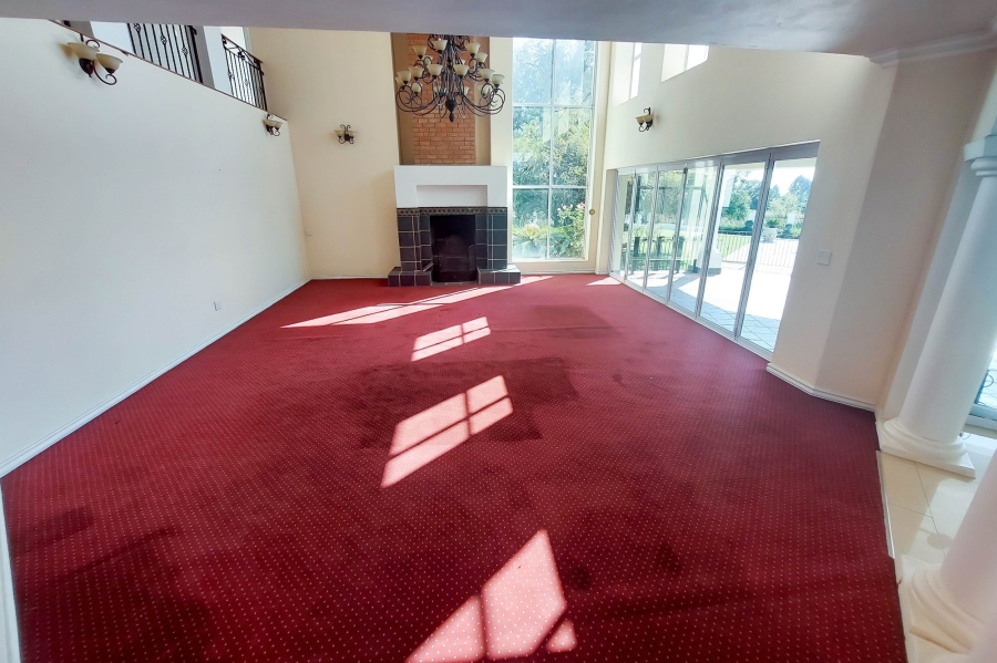 5 Bedroom Property for Sale in Tiegerpoort Gauteng