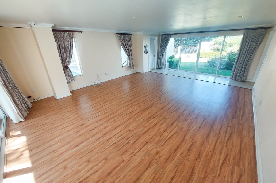 5 Bedroom Property for Sale in Tiegerpoort Gauteng