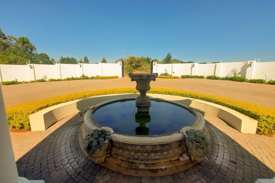 5 Bedroom Property for Sale in Tiegerpoort Gauteng