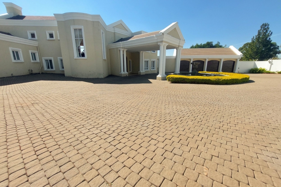 5 Bedroom Property for Sale in Tiegerpoort Gauteng