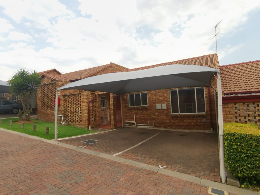 2 Bedroom Property for Sale in Mondeor Gauteng