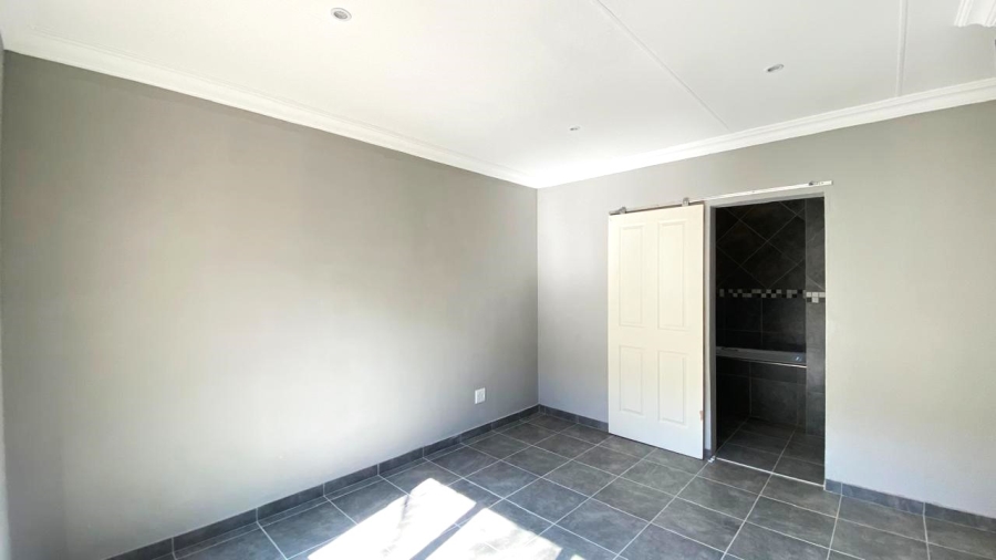 To Let 3 Bedroom Property for Rent in Garsfontein Gauteng