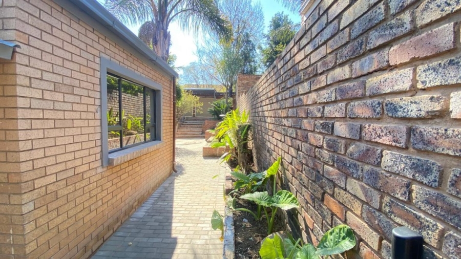 To Let 3 Bedroom Property for Rent in Garsfontein Gauteng