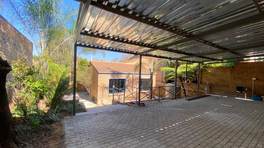 To Let 3 Bedroom Property for Rent in Garsfontein Gauteng