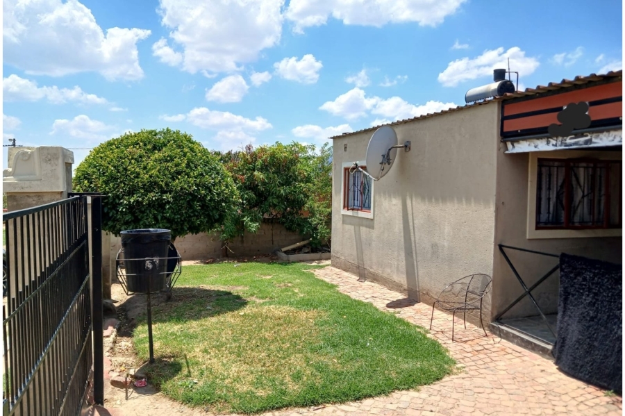 1 Bedroom Property for Sale in Olievenhoutbosch Gauteng