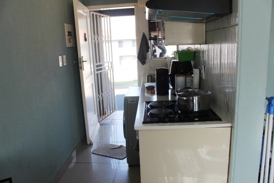 2 Bedroom Property for Sale in Glen Marais Gauteng