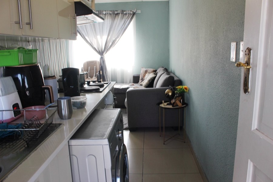 2 Bedroom Property for Sale in Glen Marais Gauteng