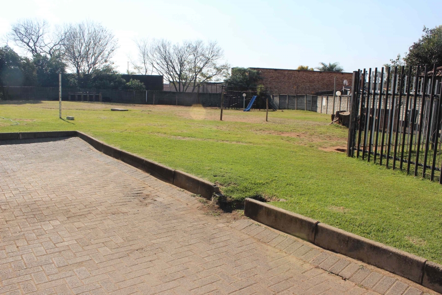2 Bedroom Property for Sale in Glen Marais Gauteng