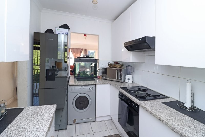 2 Bedroom Property for Sale in Robindale Gauteng