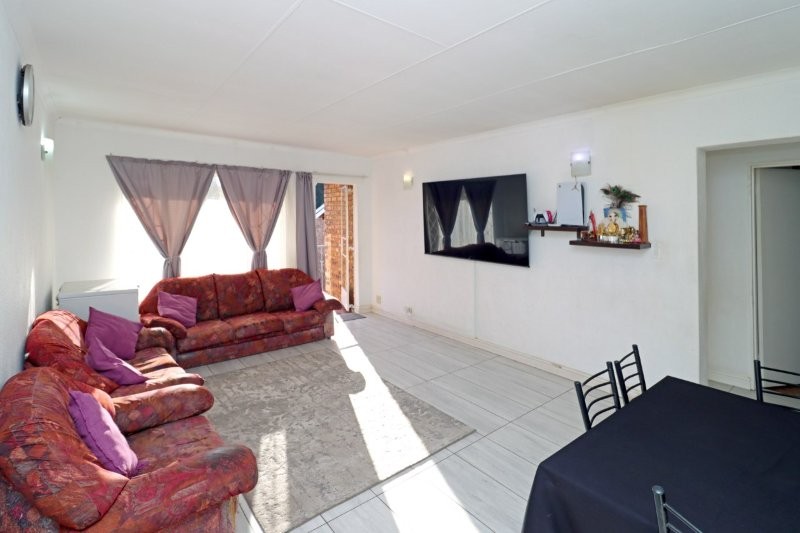 2 Bedroom Property for Sale in Robindale Gauteng