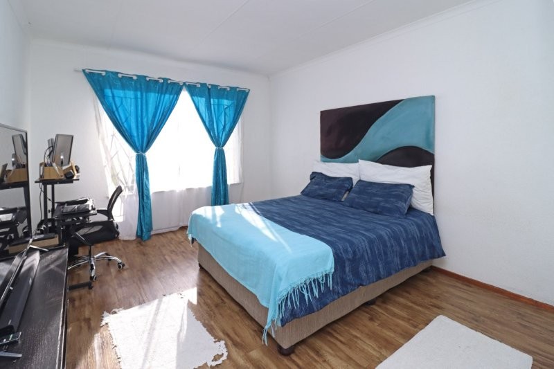 2 Bedroom Property for Sale in Robindale Gauteng