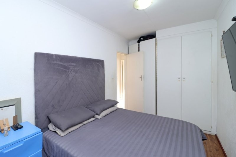 2 Bedroom Property for Sale in Robindale Gauteng