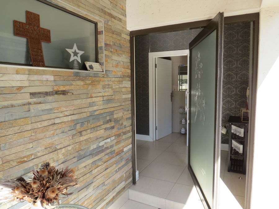 4 Bedroom Property for Sale in Greenstone Hill Gauteng