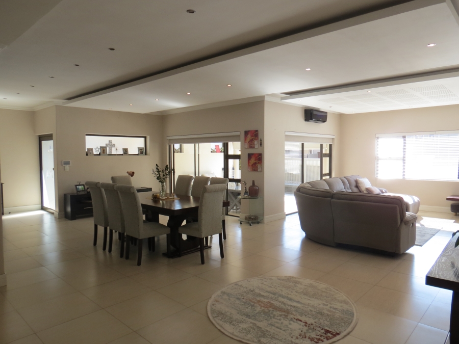 4 Bedroom Property for Sale in Greenstone Hill Gauteng