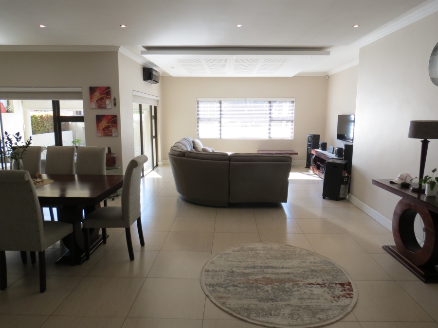 4 Bedroom Property for Sale in Greenstone Hill Gauteng