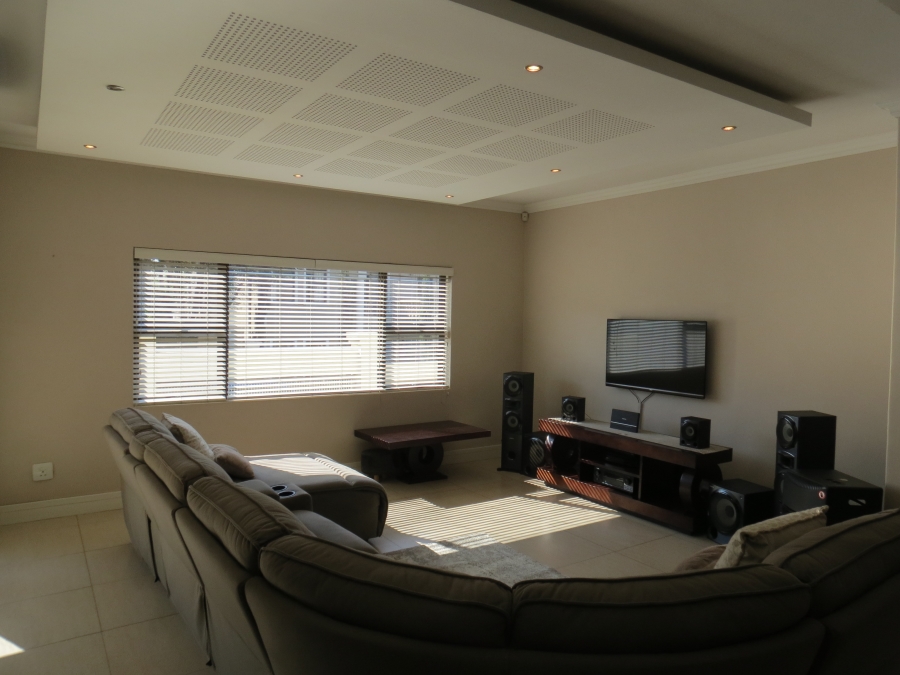 4 Bedroom Property for Sale in Greenstone Hill Gauteng