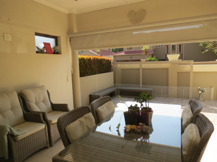 4 Bedroom Property for Sale in Greenstone Hill Gauteng