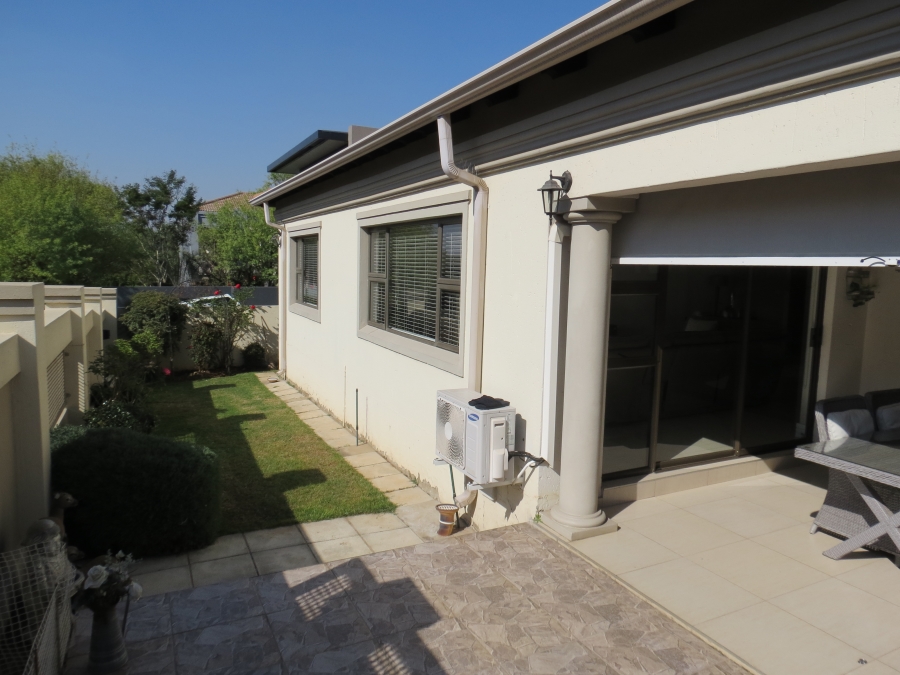 4 Bedroom Property for Sale in Greenstone Hill Gauteng