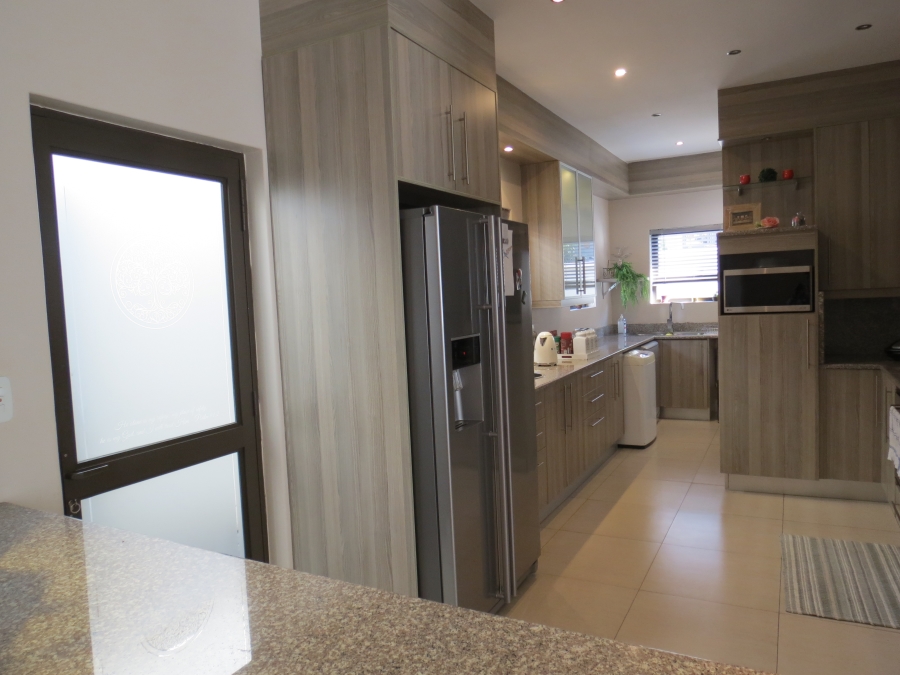 4 Bedroom Property for Sale in Greenstone Hill Gauteng