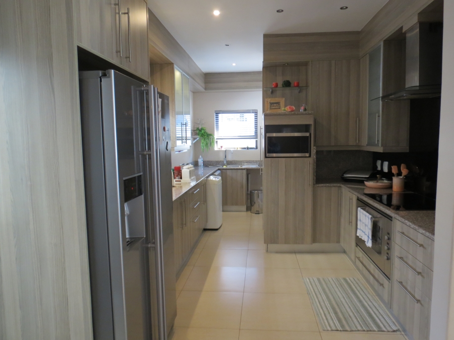 4 Bedroom Property for Sale in Greenstone Hill Gauteng