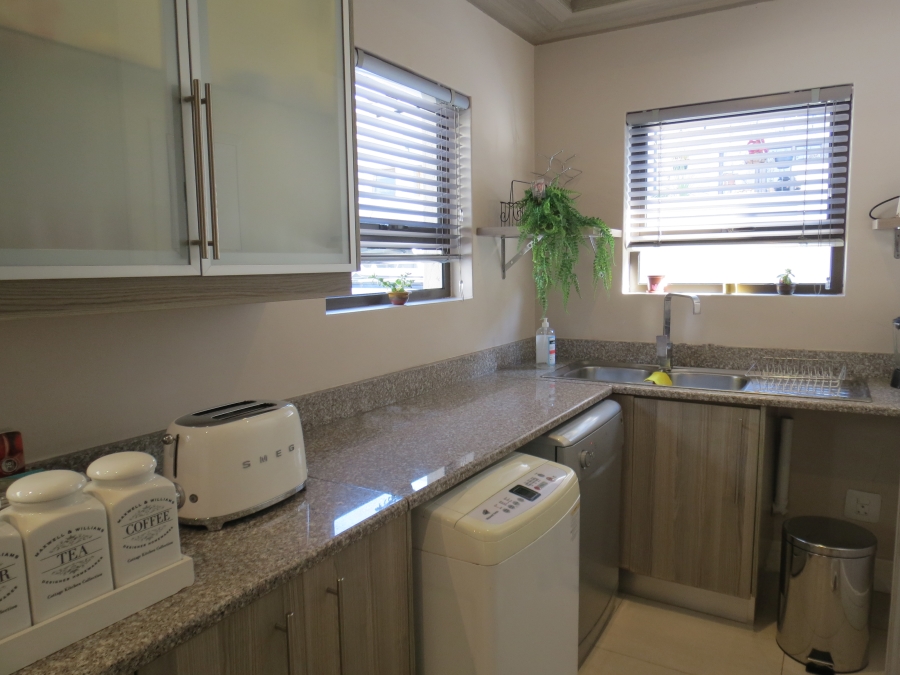 4 Bedroom Property for Sale in Greenstone Hill Gauteng