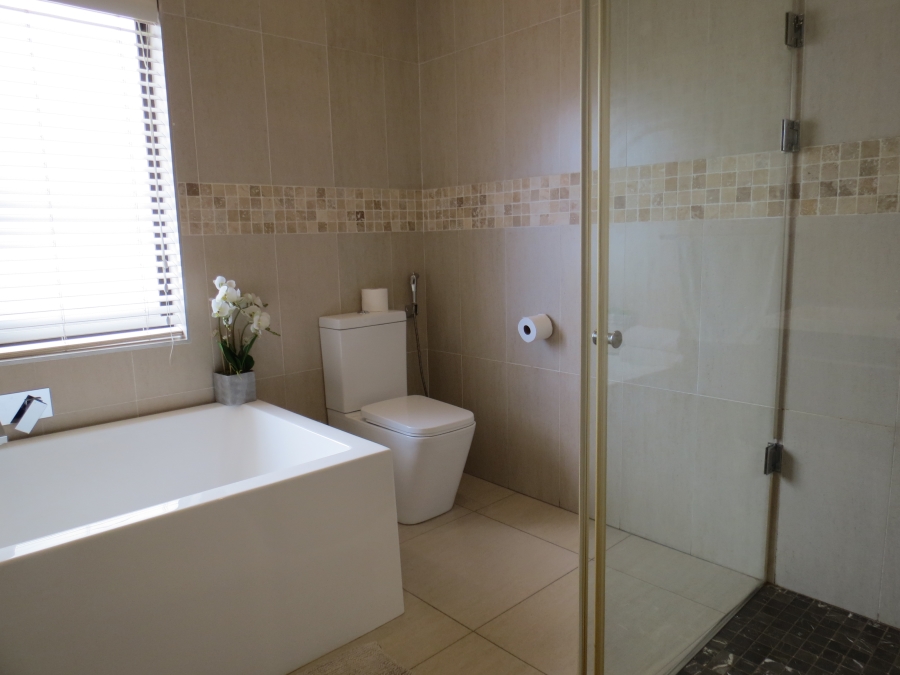 4 Bedroom Property for Sale in Greenstone Hill Gauteng