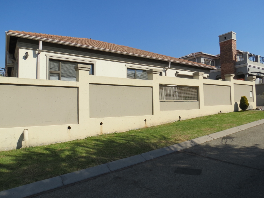4 Bedroom Property for Sale in Greenstone Hill Gauteng