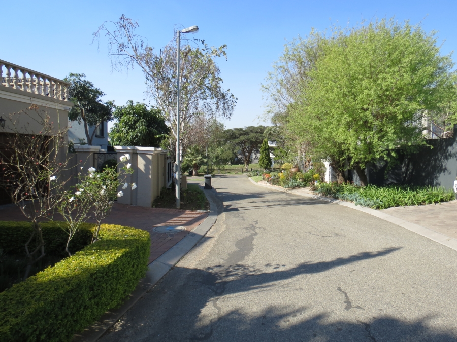 4 Bedroom Property for Sale in Greenstone Hill Gauteng