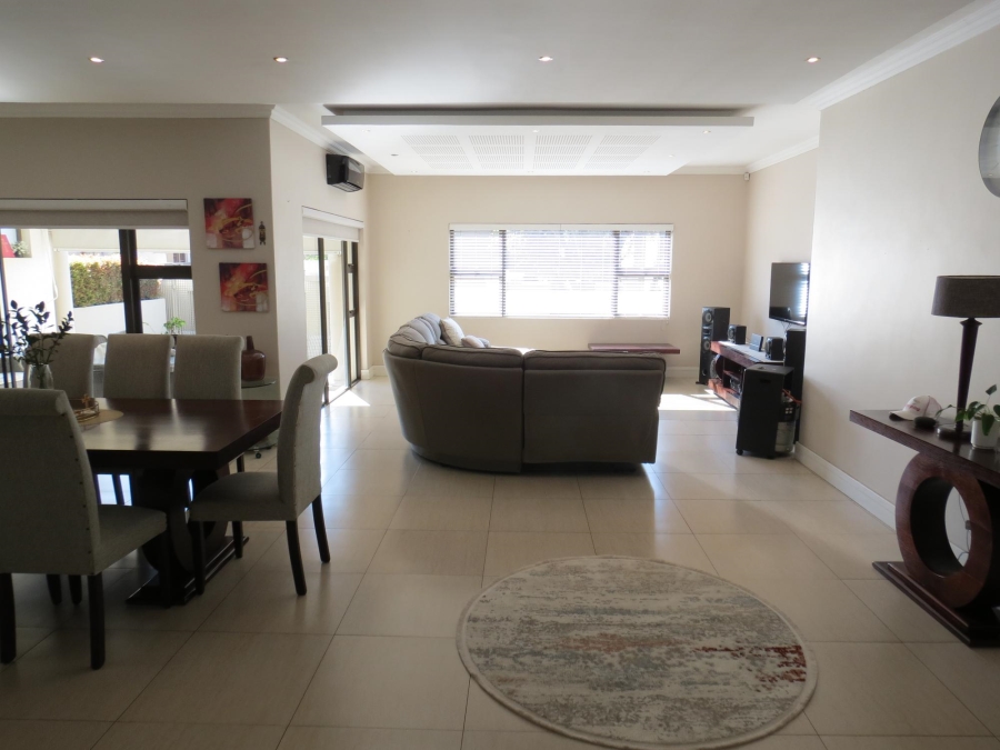 4 Bedroom Property for Sale in Greenstone Hill Gauteng