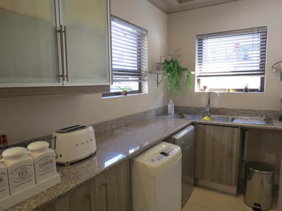 4 Bedroom Property for Sale in Greenstone Hill Gauteng