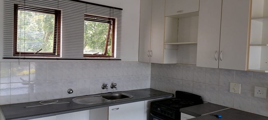 To Let 2 Bedroom Property for Rent in Wilro Park Gauteng