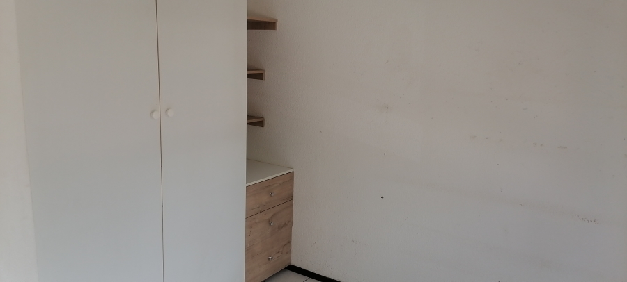 To Let 2 Bedroom Property for Rent in Wilro Park Gauteng
