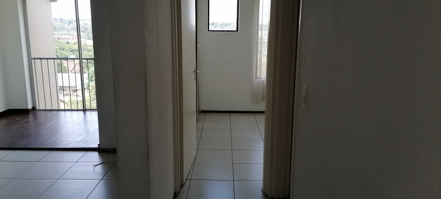 To Let 2 Bedroom Property for Rent in Wilro Park Gauteng