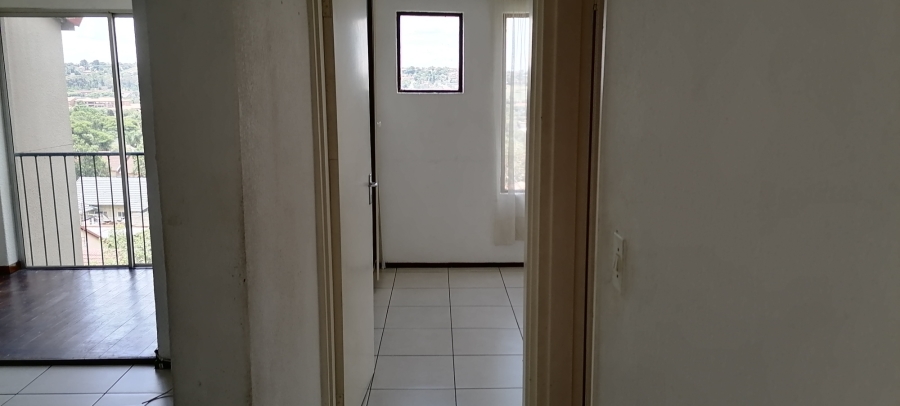 To Let 2 Bedroom Property for Rent in Wilro Park Gauteng