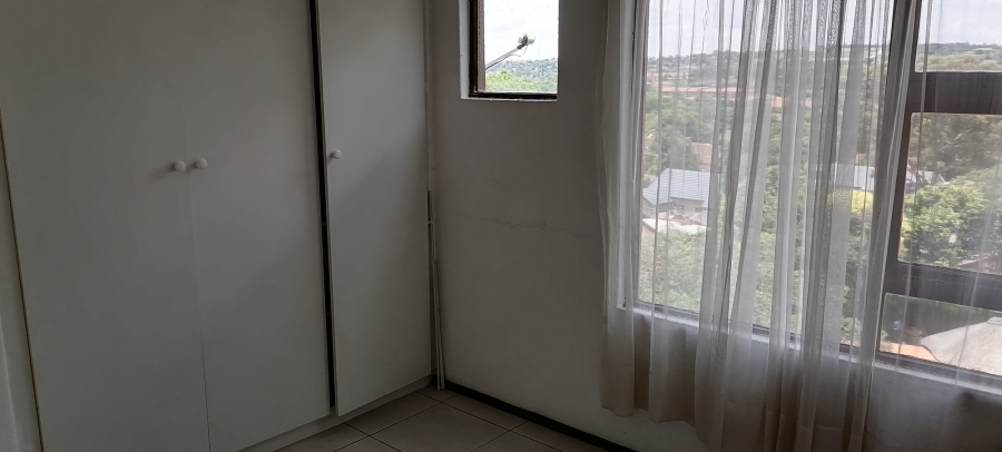 To Let 2 Bedroom Property for Rent in Wilro Park Gauteng