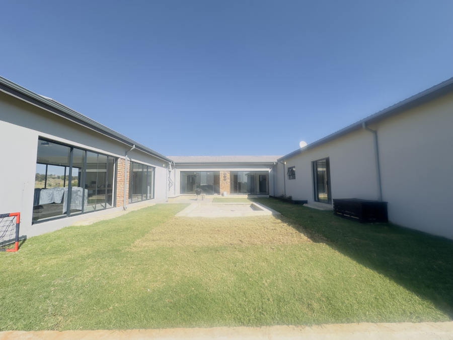 3 Bedroom Property for Sale in Blue Saddle Ranches Gauteng