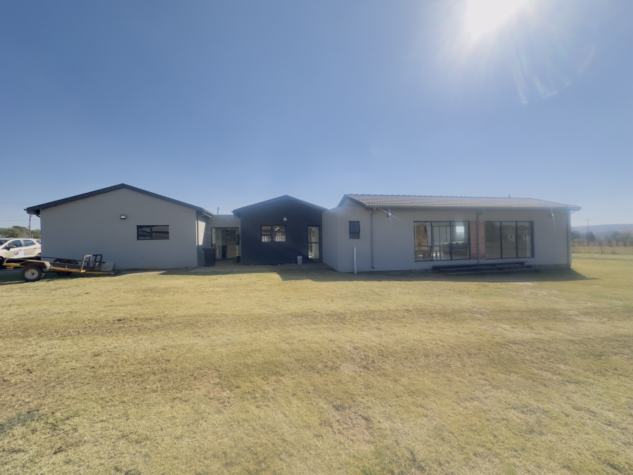 3 Bedroom Property for Sale in Blue Saddle Ranches Gauteng