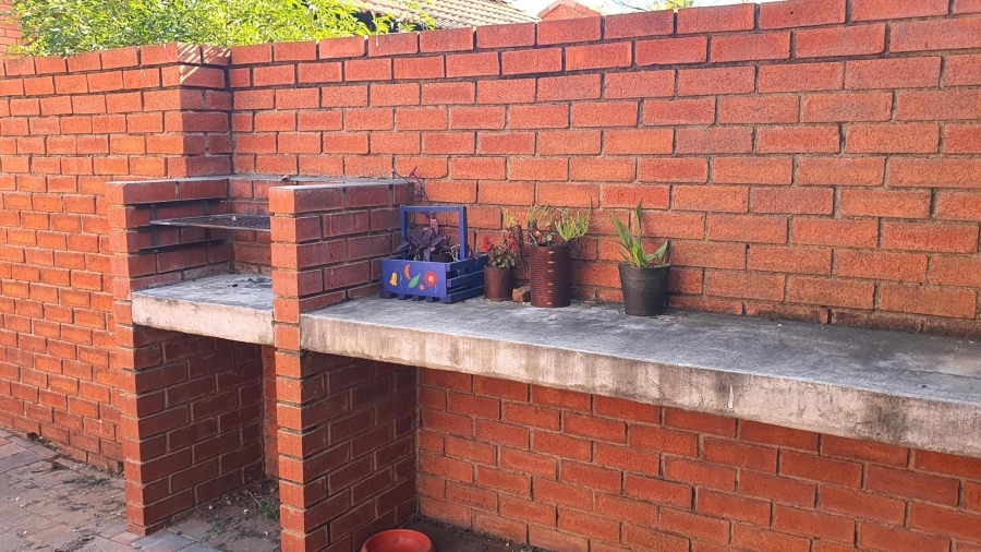 3 Bedroom Property for Sale in Equestria Gauteng