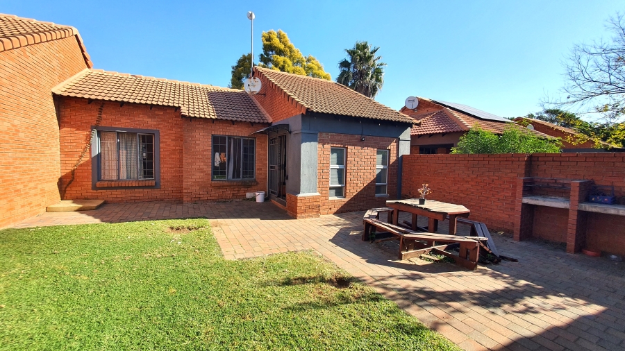 3 Bedroom Property for Sale in Equestria Gauteng