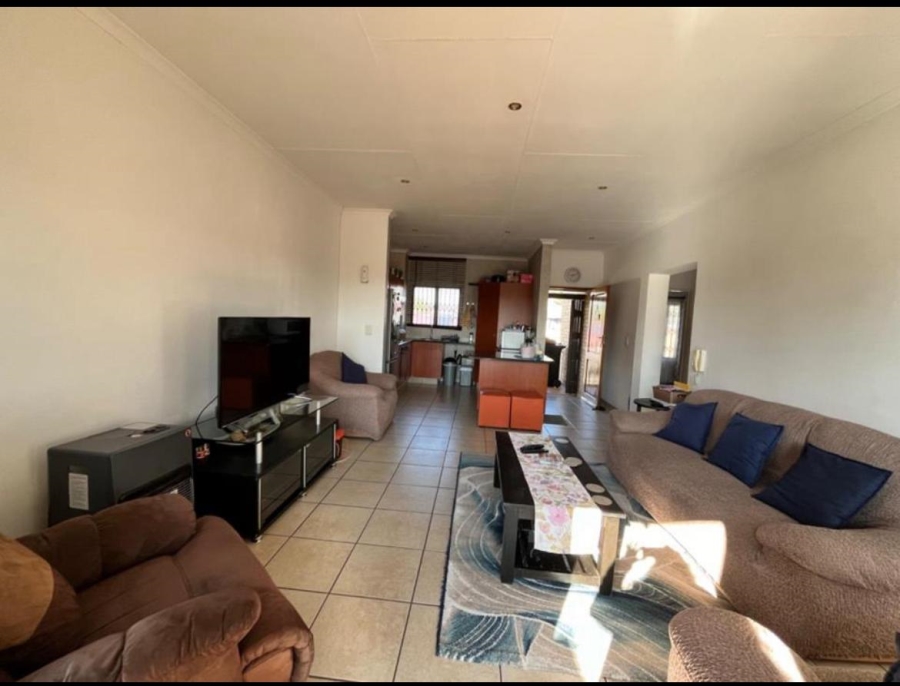 2 Bedroom Property for Sale in Sonneveld Gauteng