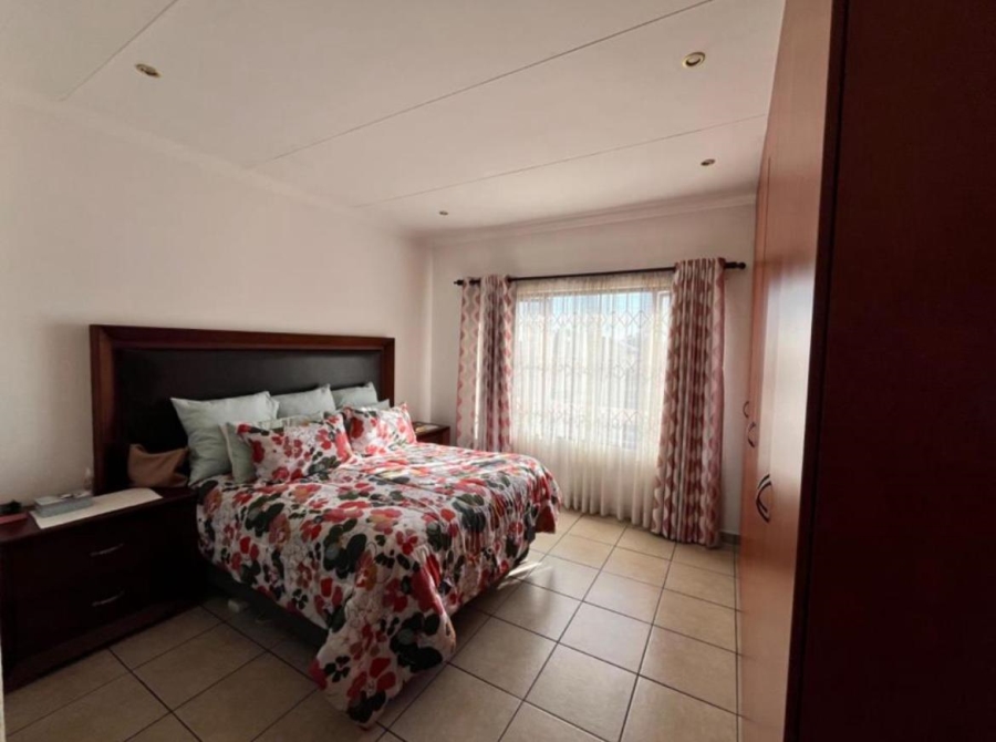 2 Bedroom Property for Sale in Sonneveld Gauteng
