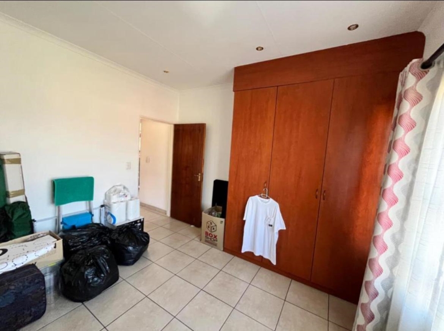 2 Bedroom Property for Sale in Sonneveld Gauteng