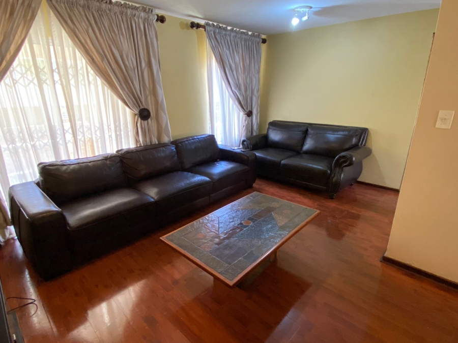 To Let 2 Bedroom Property for Rent in Boardwalk Villas Gauteng